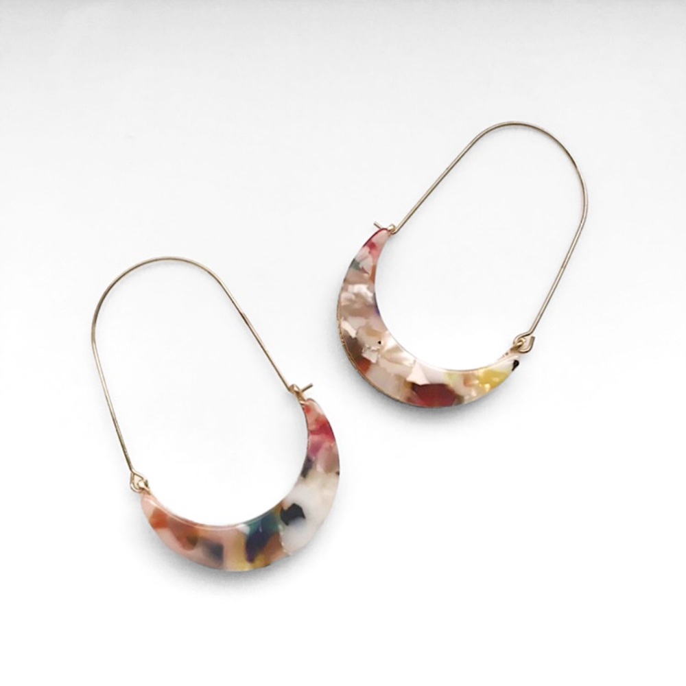Light Colorful Multicolor Tortoiseshell Earrings - Picture 4 of 7